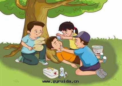 車载(zài)應(yìng)急包(bāo)：車禍後(hòu)的(de)急救常識