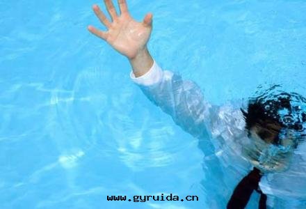 紅(hóng)立方管(guǎn)官方溺水(shuǐ)應(yìng)急技巧