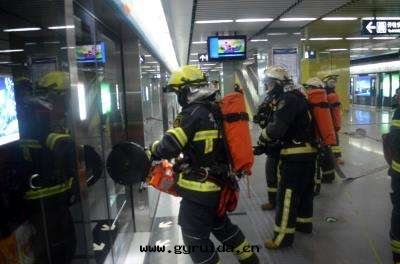 遭(zāo)遇地(dì)铁(tiě)事(shì)故應(yìng)該如(rú)何急救自(zì)救?