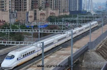 動(dòng)車發(fà)生(shēng)意(yì)外(wài) 牢記(jì)这(zhè)8个(gè)逃生(shēng)法(fǎ)