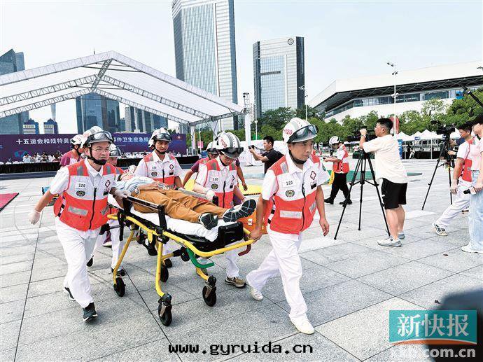 應(yìng)急立體(tǐ)化(huà)應(yìng)急演練顯身(shēn)手(shǒu)！海(hǎi)陆空(kōng)全(quán)方位(wèi)護航