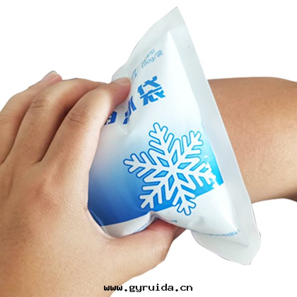 意(yì)外(wài)扭傷别慌，正(zhèng)确處(chù)理(lǐ)有(yǒu)妙招，冷(lěng)敷好(hǎo)還(huán)是(shì)热敷好(hǎo)？“RICE”原則要(yào)謹記(jì)