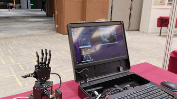 進(jìn)行手掌和關(guān)鍵點檢測：識別人的手勢，控制機械手運動做出相應(yīng)手勢 ，并進(jìn)行“石頭-剪刀-布”手勢識別演示等。.gif